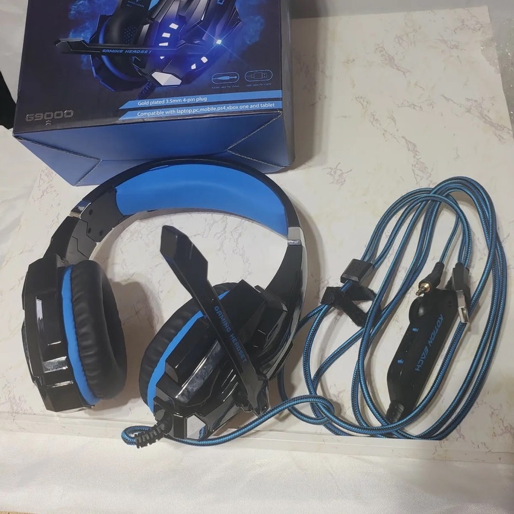 BENGOO Stereo Gaming Headset for Any console,Noise Cancelling Over Ear,led light